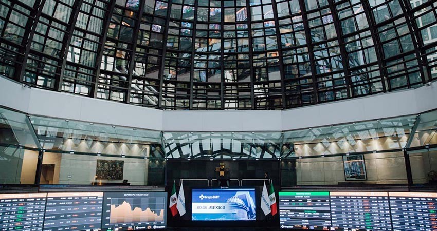 Temor por recesión mundial golpea al peso y bolsa mexicanos
