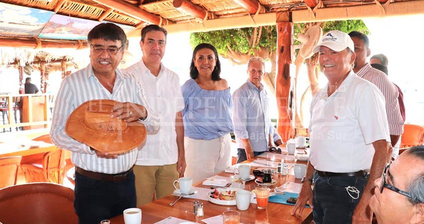 Reconocen interés y logros de Oscar Leggs Castro para la preservación histórica y cultural de Los Cabos Reconocen interés y logros de Oscar Leggs Castro para la preservación histórica y cultural de Los Cabos