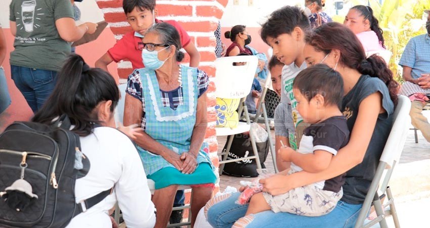 Atiende DIF Municipal en jornada a los habitantes de El Pescadero