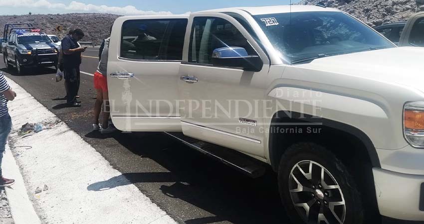 Se quema vehículo de futbolista del América que vacaciona en La Paz