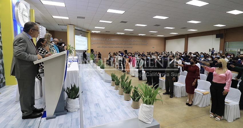 Entrega UABCS nuevos profesionistas a la sociedad Entrega UABCS nuevos profesionistas a la sociedad