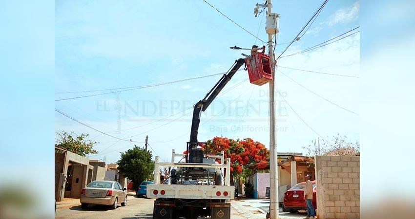 Implementa Gobierno de Los Cabos trabajos para mejorar el alumbrado público en CSL
