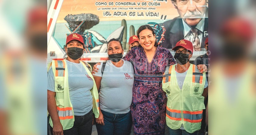 Por primera vez habrá mujeres choferes de recolectores en La Paz Por primera vez habrá mujeres choferes de recolectores en La Paz