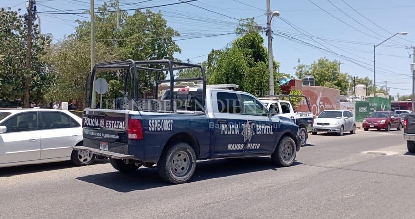 Enfrentamiento a balazos entre policías y  sujeto armado en La Paz