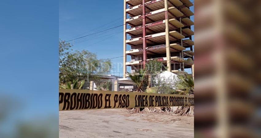 Joven se arrojó desde un edificio abandonado en La Paz Joven se arrojó desde un edificio abandonado en La Paz
