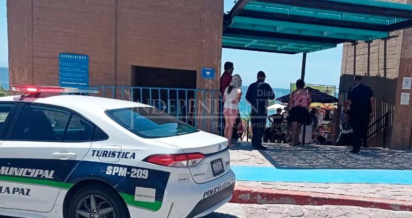 Hombre sufre desmayo por caída estando en la playa Coromuel