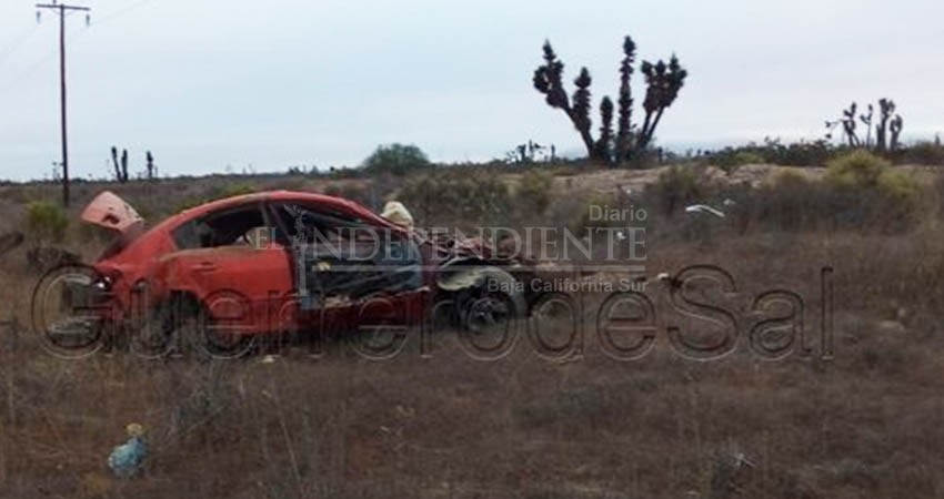 Mueren tres jóvenes en trágica volcadura en Mulegé