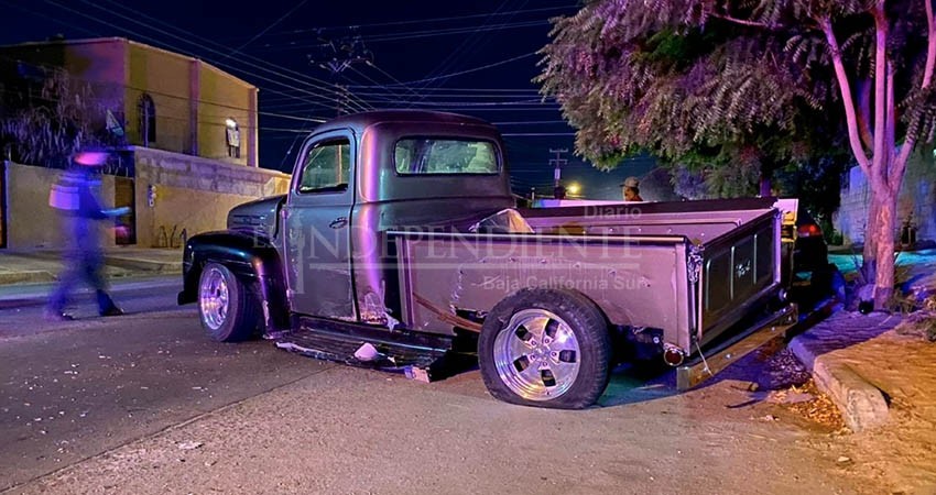 Dos lesionados deja choque entre vehículos en La Rinconada