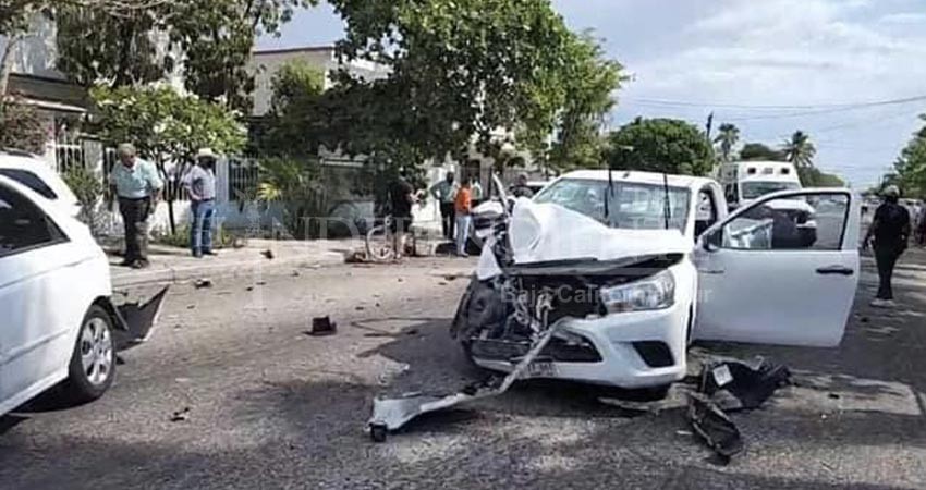 Choque múltiple; cinco vehículos involucrados en el accidente
