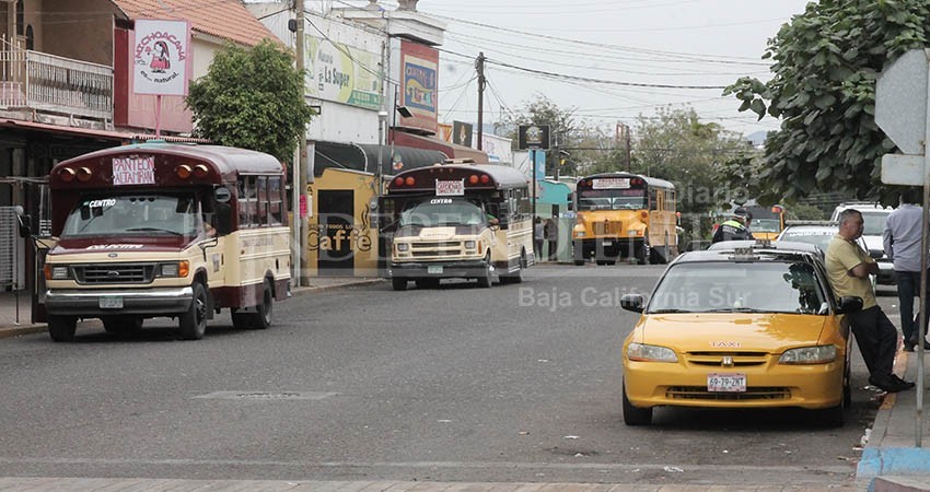 No están contempladas más concesiones de transporte para La Paz: Castro Cosío No están contempladas más concesiones de transporte para La Paz: Castro Cosío