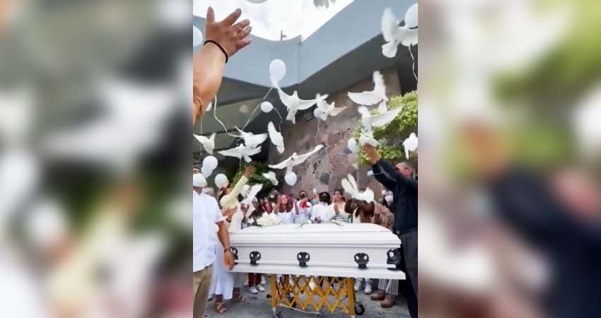 Familia y amigos despiden a Valeria Carrillo Jasso