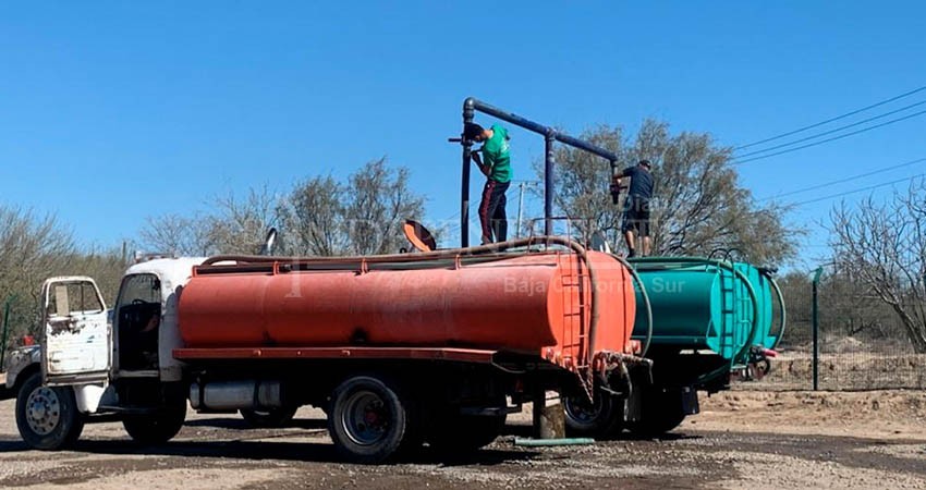 Huachicoleros de agua quisieron apropiarse mi terreno, acusa propietaria Huachicoleros de agua quisieron apropiarse mi terreno, acusa propietaria