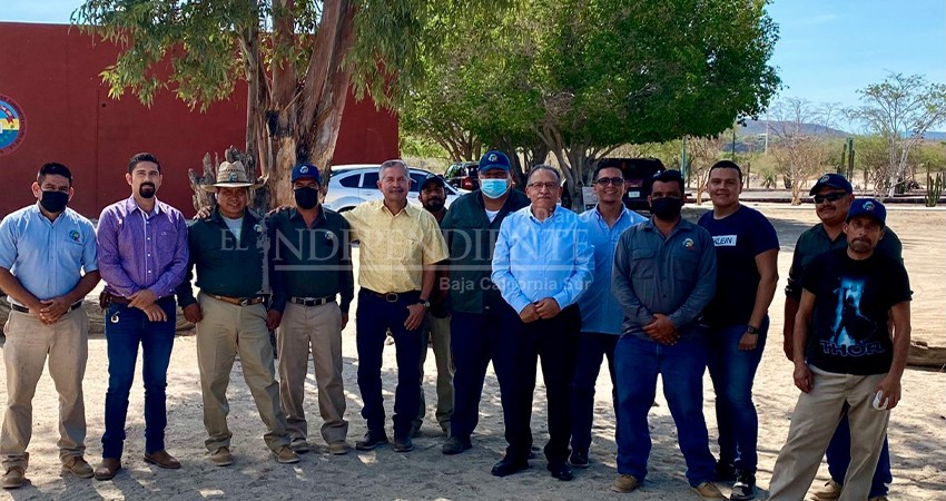 Capacitan a personal de la UABCS en sistemas de riego para jardines
