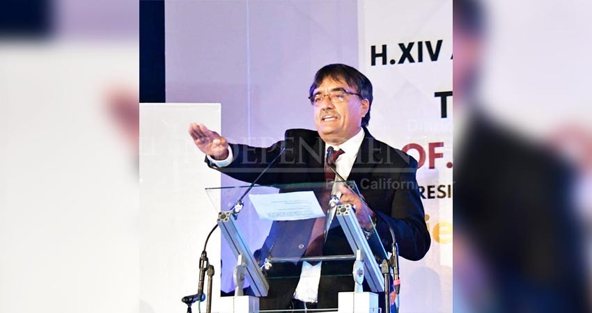 Prepara Leggs Castro su primer informe de gobierno