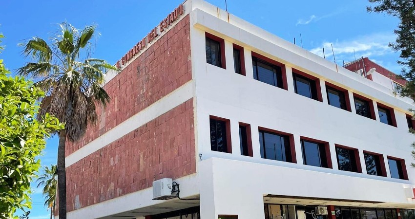 Congreso pagará 100 mil pesos a penalista para el desafuero de Pérez Cayetano