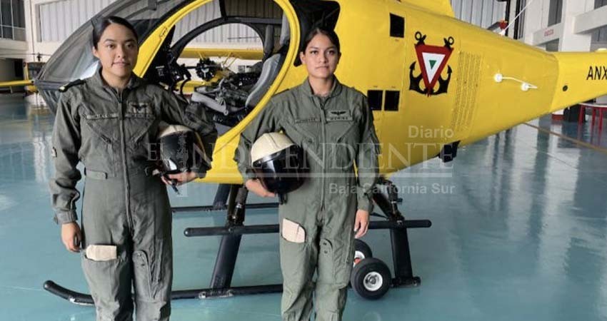 Primeras dos pilotos de navales de ala móvil de la Armada de México se graduaron, en La Paz