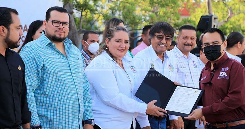 Entrega el Ayuntamiento Los Cabos 29 bases sindicales a trabajadores Entrega el Ayuntamiento Los Cabos 29 bases sindicales a trabajadores