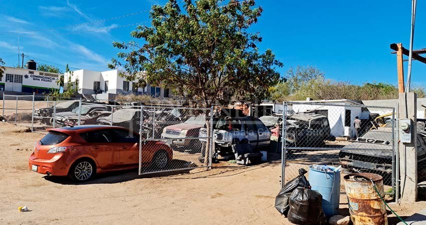 Ciudadanos con autos en corralones de La Paz tienen 15 días para recogerlos so pena de ser subastados