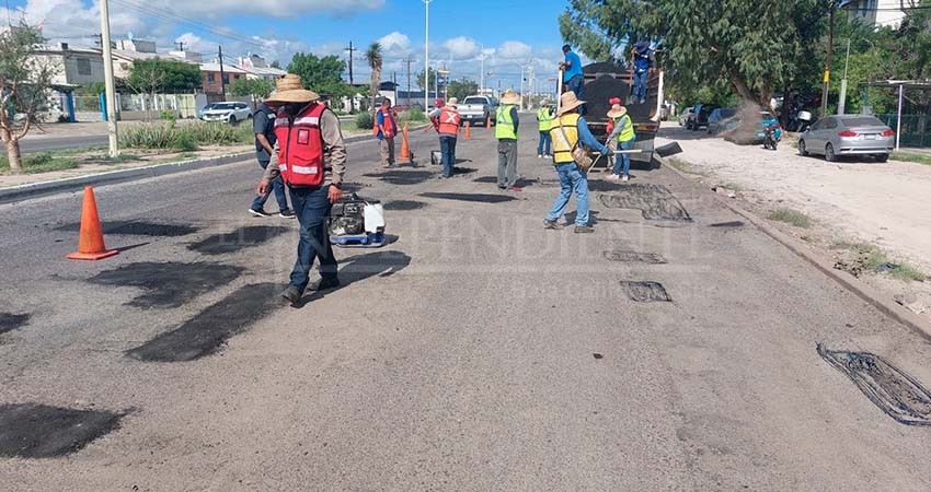 Gobierno del Estado y Ayuntamiento, atienden de manera emergente vialidades de La Paz Gobierno del Estado y Ayuntamiento, atienden de manera emergente vialidades de La Paz