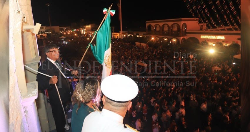 Encabeza Leggs Castro en Los Cabos el Grito de Independencia Encabeza Leggs Castro en Los Cabos el Grito de Independencia