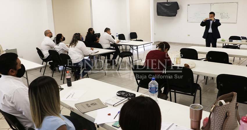 Reciben agentes del ministerio público curso “Atención con perspectiva de género a víctimas de delito” Reciben agentes del ministerio público curso “Atención con perspectiva de género a víctimas de delito”