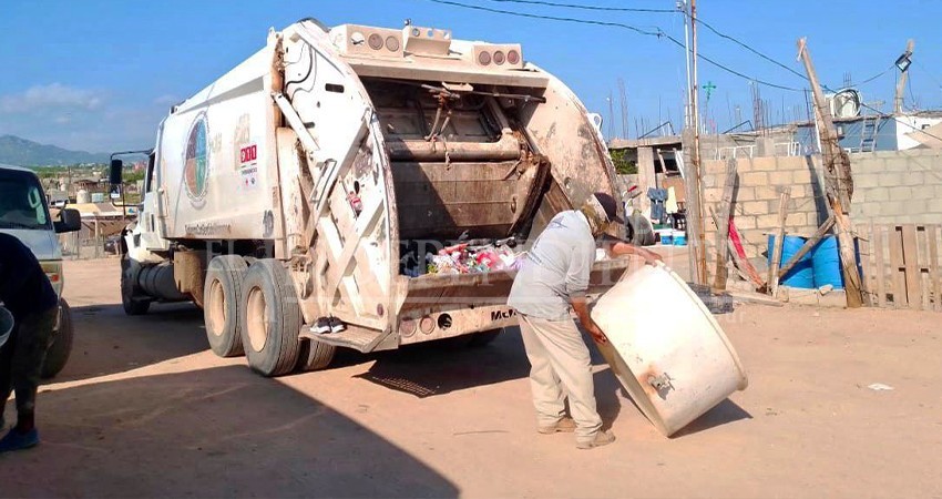 Se cubre 3 días a la semana el servicio de recolección de residuos sólidos urbanos en 115 colonias de CSL Se cubre 3 días a la semana el servicio de recolección de residuos sólidos urbanos en 115 colonias de CSL