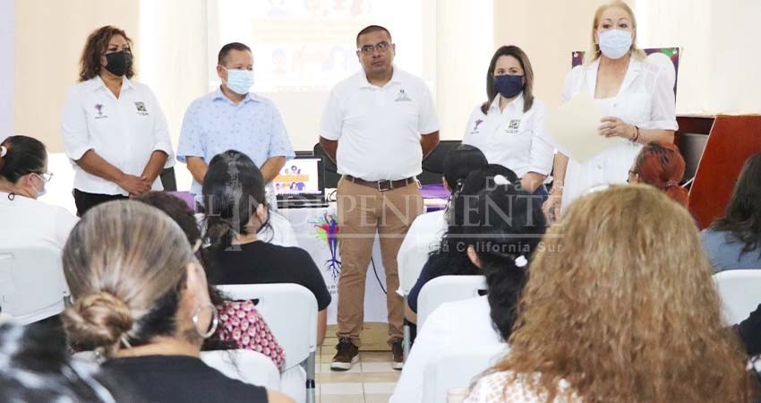 IMMLC imparte capacitación para el Logro de Oportunidades en el Desarrollo de las Mujeres con Perspectiva de Género