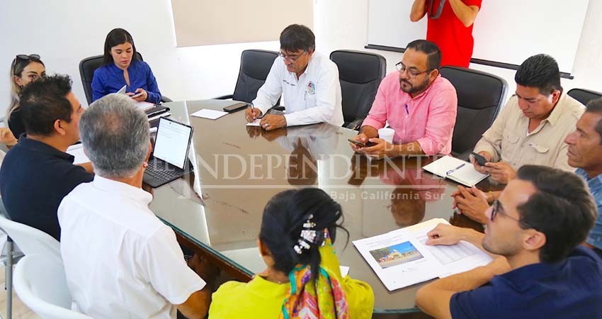 Alcalde Oscar Leggs Castro escucha y atiende a empresarios y representantes de asociaciones del Centro Histórico de SJC