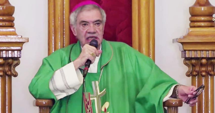 Irrumpe grupo armado en templo de Los Planes