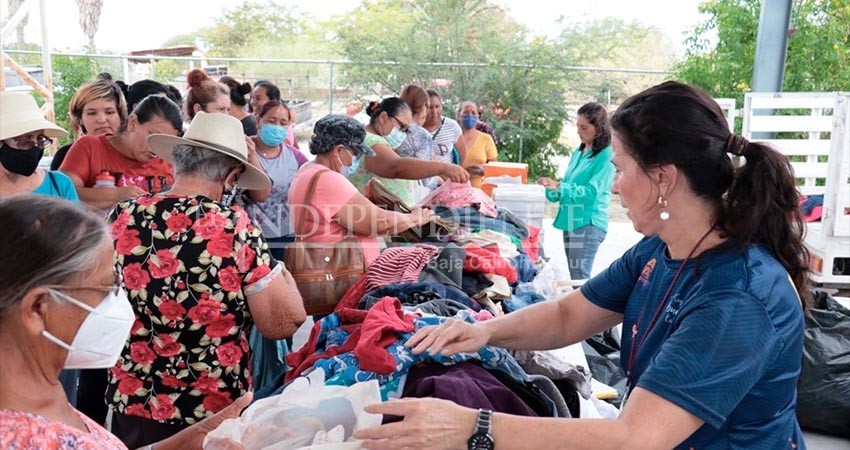 Lleva DIF La Paz apoyos a la subdelegación de Santa Rita