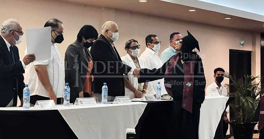 Reconoce Castro Cosío a profesionistas sudcalifornianos como agentes de transformación