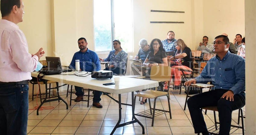 Concluye ciclo de capacitaciones a los servidores públicos en el Ayuntamiento La Paz