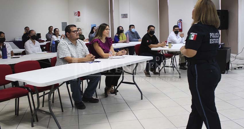 Reciben servidores públicos capacitación en materia de delitos cibernéticos Reciben servidores públicos capacitación en materia de delitos cibernéticos