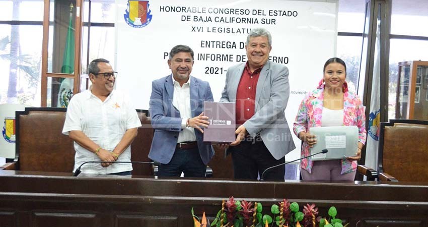 Recibe Congreso BCS el documento del primer informe de Gobierno del Estado Recibe Congreso BCS el documento del primer informe de Gobierno del Estado