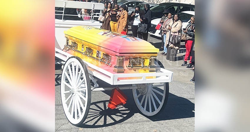 Familiares y amigos dan último adiós a Shanquella Robinson, joven asesinada en SJC