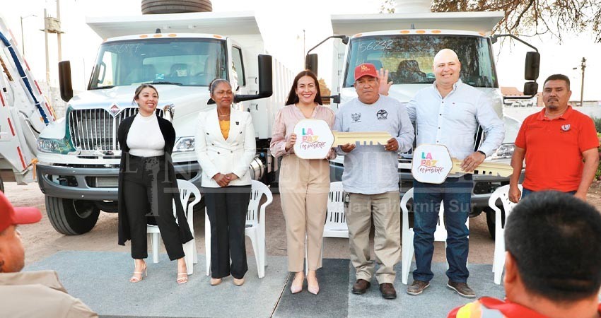 Invierte el Ayto La Paz 8 mdp en dos nuevos camiones de volteo y un camión recolector de basura Invierte el Ayto La Paz 8 mdp en dos nuevos camiones de volteo y un camión recolector de basura