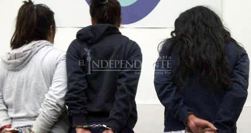 Acuerdan pagar los daños; Yanely “N”, Jaqueline “N” y Yahilyn “N”, golpearon y amenazaron a una persona Acuerdan pagar los daños; Yanely “N”, Jaqueline “N” y Yahilyn “N”, golpearon y amenazaron a una persona