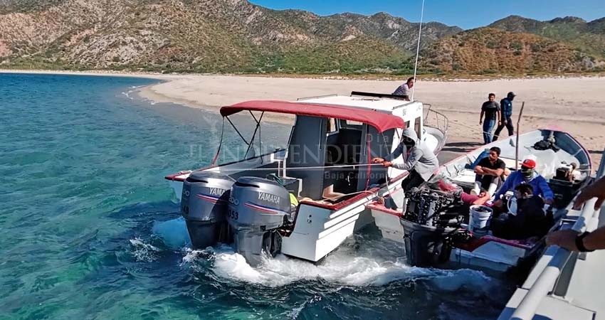 Mediante operativo retienen embarcación y equipo por realizar pesca en un área natural protegida Mediante operativo retienen embarcación y equipo por realizar pesca en un área natural protegida