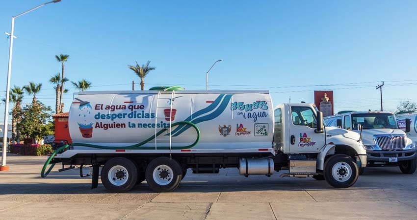 Con  la entrega de 4 nuevas pipas se  reforzará la distribución de agua potable en La Paz