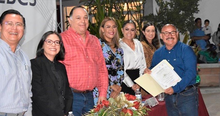 ICATEBCS realiza con éxito expoventa navideña y clausura de cursos 2022