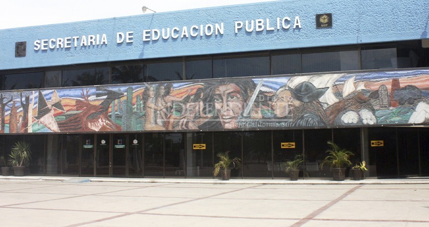 Seguimos investigando otros casos por irregularidades en plazas de SEP: Castro Cosío