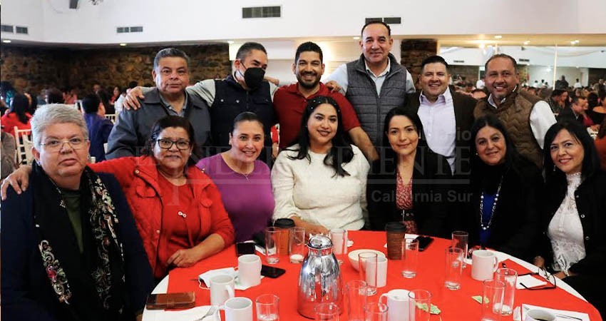 Celebran SEP y SNTE a trabajadores de la educación