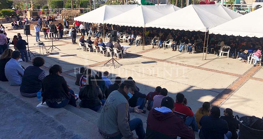 Demandan trabajadores burócratas de BCS el pago completo del bono navideño Demandan trabajadores burócratas de BCS el pago completo del bono navideño