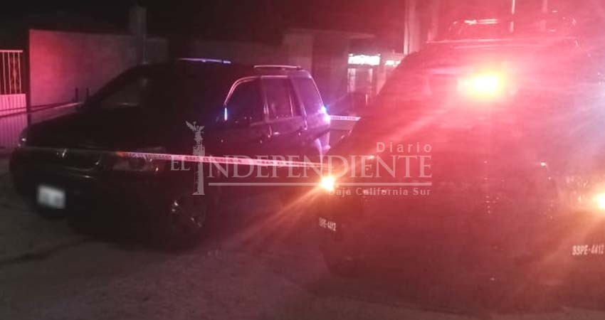 Policía estatal detiene a persona por robo de vehículo