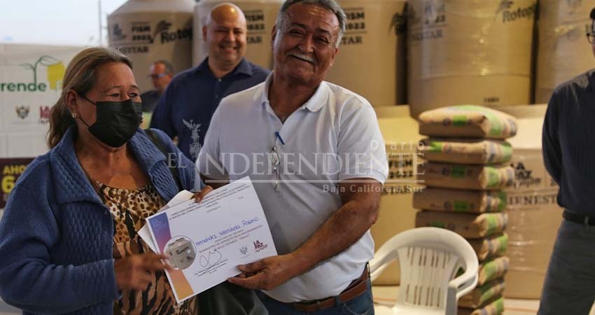 Beneficia Ayuntamiento de La Paz a 760 familias con la entrega de materiales