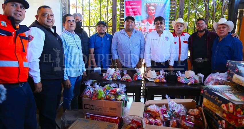 Ayto Los Cabos se sumó a la cabalgata de Reyes que repartirá juguetes y dulces este sábado