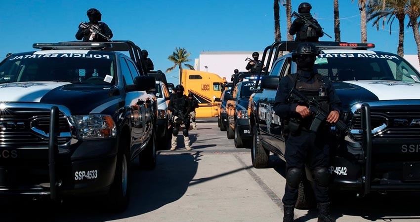 Entrega gobernador Víctor Castro Cosío, 49 unidades y tractor a dependencias estatales