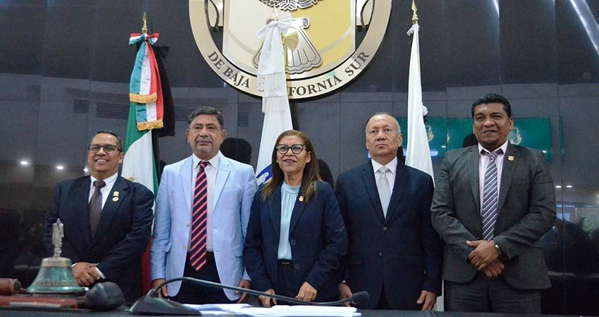 Conmemoran el 48 Aniversario de la Constitución Política de BCS