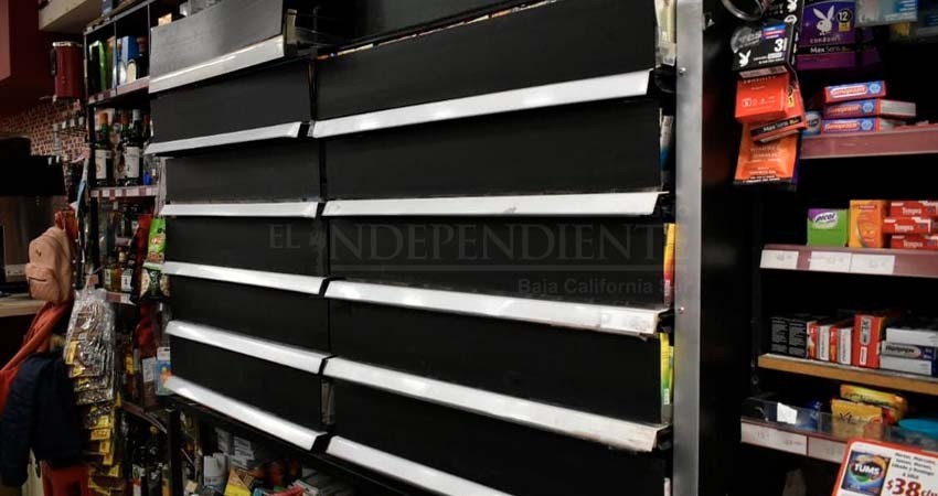 "El que quiera comprar, lo va a hacer", comercios no perciben disminución en venta de cigarros "El que quiera comprar, lo va a hacer", comercios no perciben disminución en venta de cigarros