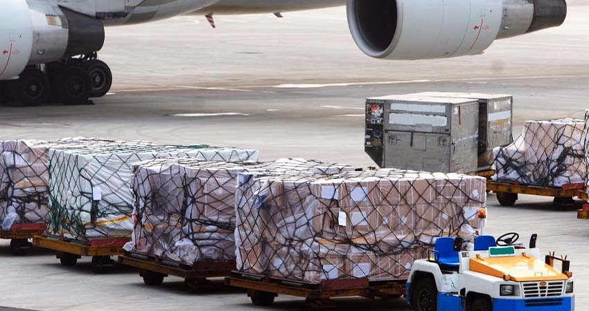 Prepara AMLO decreto para cerrar el AICM a operaciones de transporte de carga